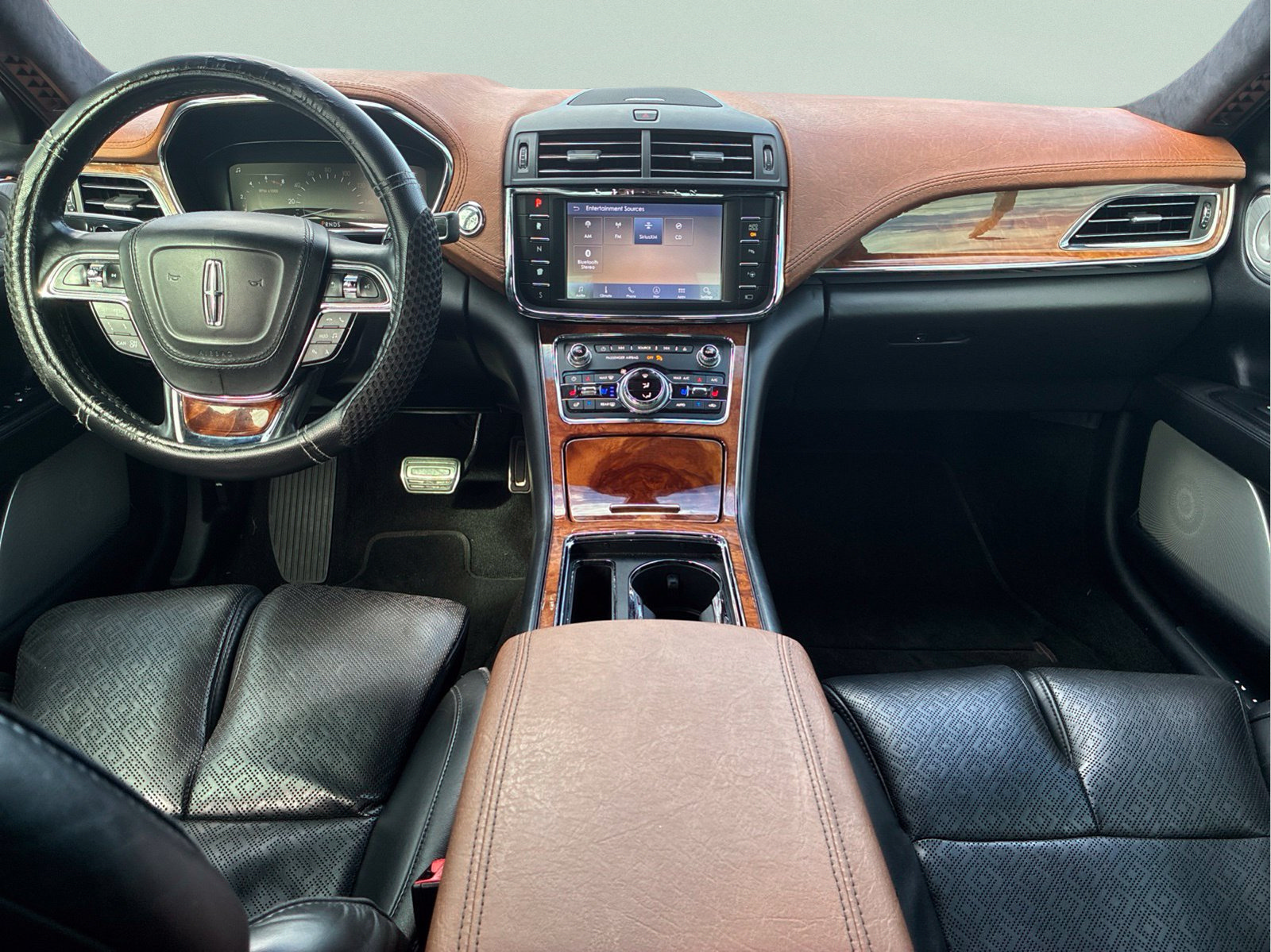 Used 2020 Lincoln Continental Black Label w/ Rear Seat Amenities Package FWD image 13