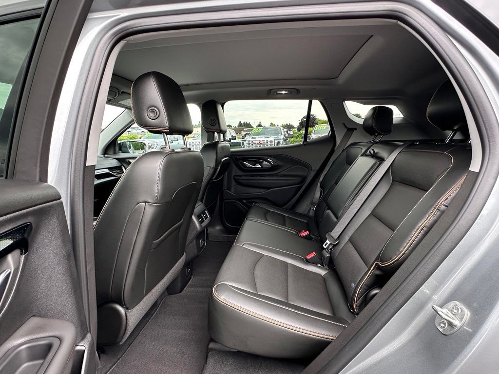Certified 2023 GMC Terrain AT4 w/ Tech Package AWD/4WD image 25