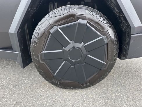 Used 2024 Tesla Cybertruck Cyberbeast image 33