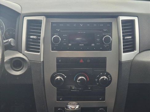 Used 2009 Jeep Grand Cherokee Laredo AWD/4WD image 12