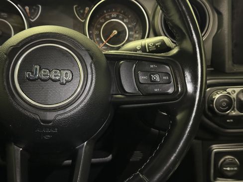 Used 2022 Jeep Gladiator Sport image 19