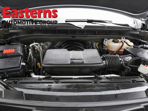 Used 2025 Chevrolet Suburban Z71 AWD/4WD image 7