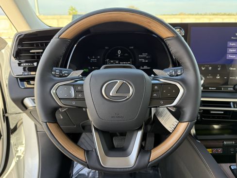 New 2026 Lexus RX 450h AWD image 21