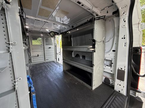 Used 2021 Ford Transit 150 Low Roof RWD image 18