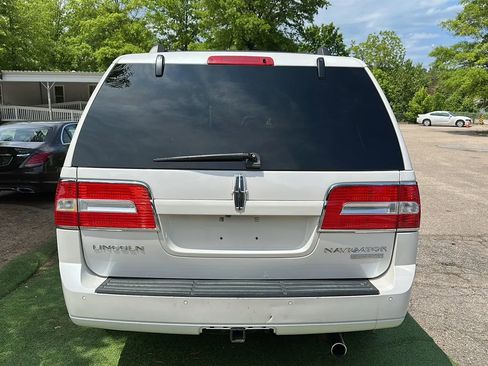 Used 2014 Lincoln Navigator 4WD w/ Equipment Group 101A image 6