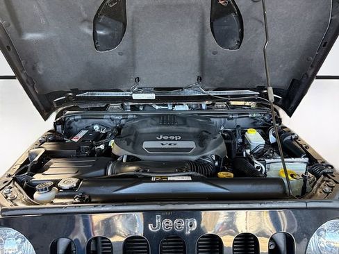 Used 2015 Jeep Wrangler Unlimited Rubicon image 29