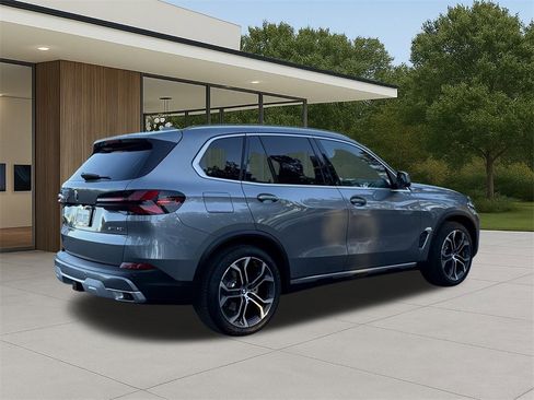 Used 2026 BMW X5 sDrive40i w/ Premium Package image 7