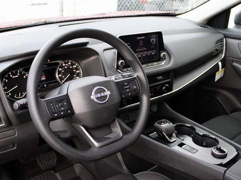 Certified 2025 Nissan Rogue S image 24