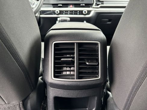 Used 2025 Kia Sportage LX FWD image 22