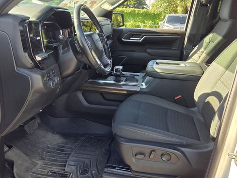 Certified 2022 Chevrolet Silverado 1500 RST AWD/4WD image 9