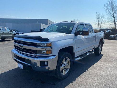 Used 2019 Chevrolet Silverado 2500 LTZ w/ Vortec Plus Package AWD/4WD image 6