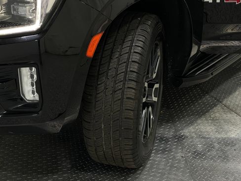 Used 2021 GMC Yukon AT4 w/ Technology Package AWD/4WD image 37