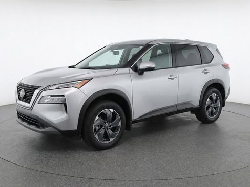 Used 2025 Nissan Rogue SV image 3