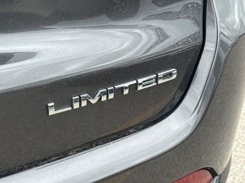 Used 2023 Jeep Compass Limited w/ Elite Group AWD/4WD image 8