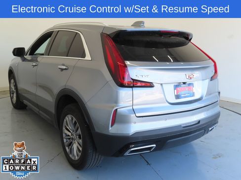 Used 2024 Cadillac XT4 Premium Luxury image 7