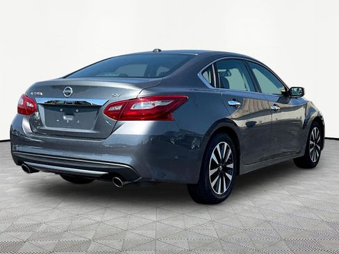 Used 2018 Nissan Altima 2.5 SV FWD image 6