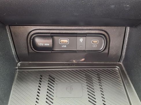 Used 2024 Kia Sportage EX image 11