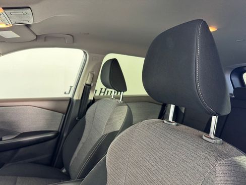 Used 2023 Nissan Rogue SV image 10