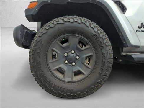 Used 2022 Jeep Gladiator Sport AWD/4WD image 13