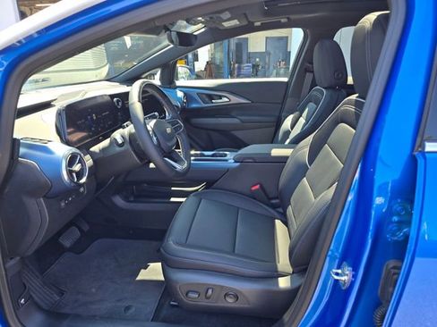 New 2025 Chevrolet Equinox EV LT w/ Convenience Package II FWD image 22