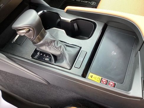 Used 2025 Lexus ES 350 w/ Accessory Package (Z1) FWD image 32