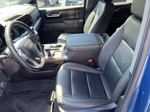 Used 2024 Chevrolet Silverado 1500 LT Trail Boss w/ Convenience Package II AWD/4WD image 17