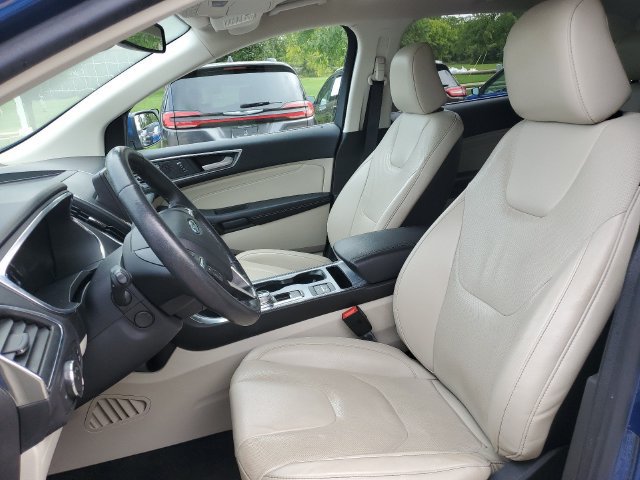 Used 2021 Ford Edge Titanium w/ Equipment Group 301A FWD image 5
