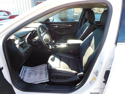 Used 2019 Chevrolet Impala LT FWD image 22