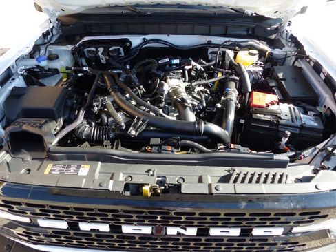 Used 2025 Ford Bronco Outer Banks AWD/4WD image 23