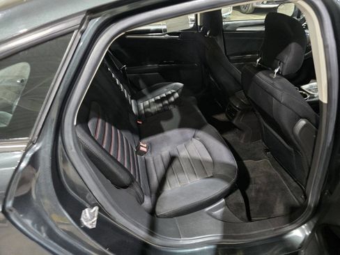 Used 2015 Ford Fusion SE FWD image 29
