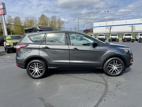 Used 2018 Ford Escape S image 3