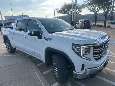 Certified 2025 GMC Sierra 1500 SLT image 3