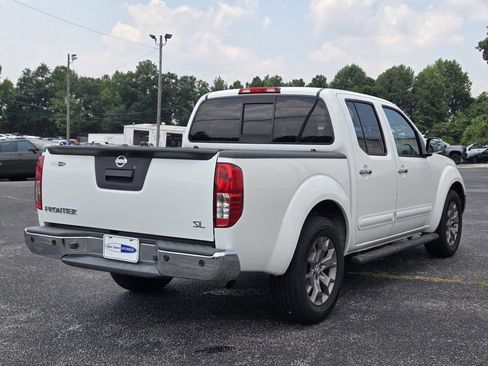 Used 2019 Nissan Frontier SL RWD image 5