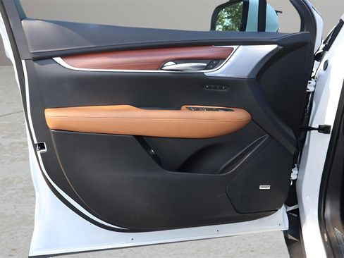 New 2025 Cadillac XT5 Premium Luxury w/ Technology Package image 10