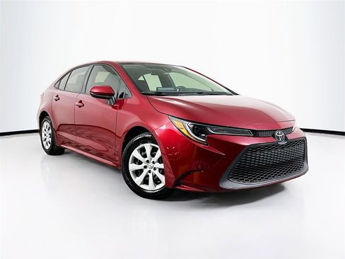 Used 2022 Toyota Corolla LE image 1