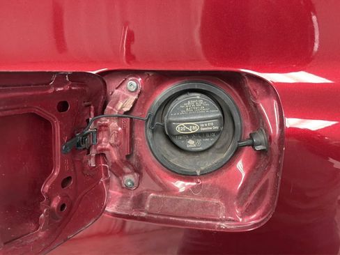 Used 2018 Toyota Camry XSE FWD image 29