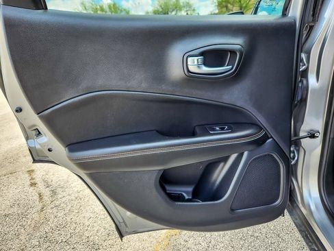 Certified 2019 Jeep Compass Latitude FWD image 15