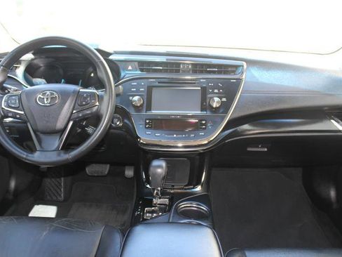 Used 2018 Toyota Avalon Touring w/ Carpet Mat Package FWD image 18