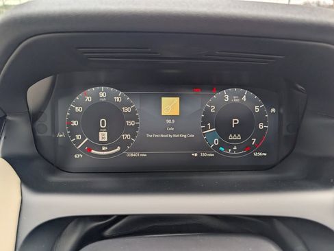 Certified 2025 Land Rover Discovery Sport S image 11