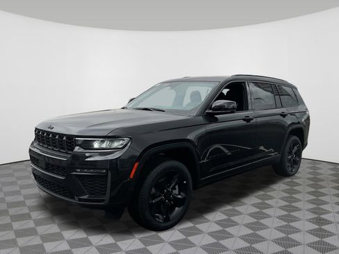 New 2026 Jeep Grand Cherokee L Limited w/ Limited Altitude Package AWD/4WD image 2