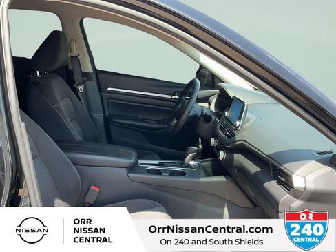 Used 2022 Nissan Altima 2.5 SV FWD image 11