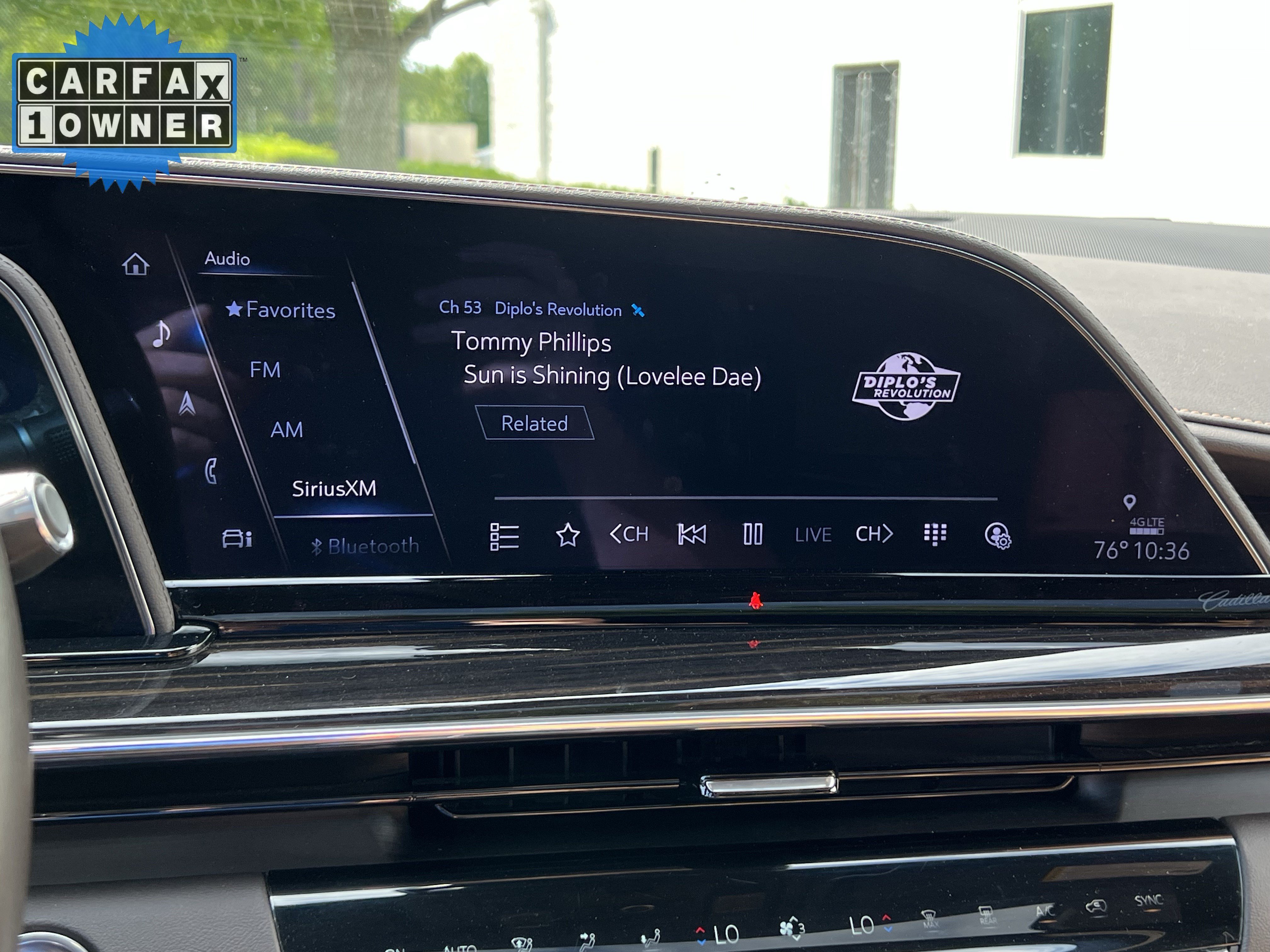 Used 2023 Cadillac Escalade Premium Luxury w/ LPO, Illumination Package AWD/4WD image 24