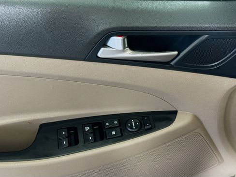 Used 2021 Hyundai Tucson SE image 23