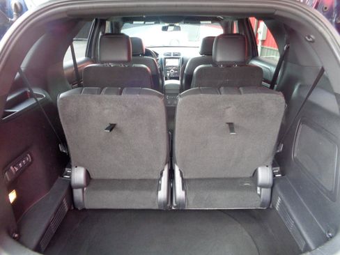 Used 2016 Ford Explorer Platinum image 12