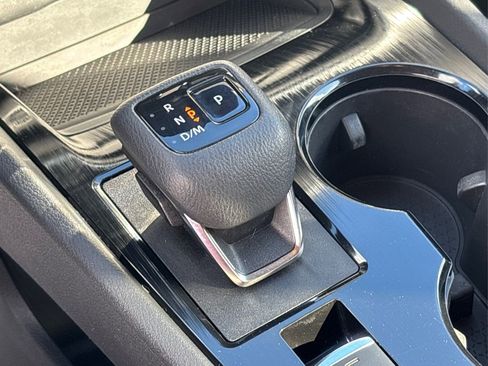 Used 2021 Nissan Rogue SV image 33