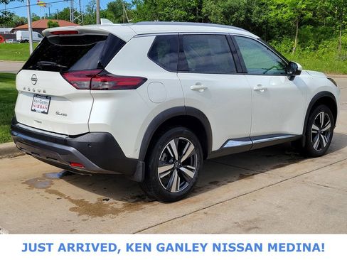 Certified 2023 Nissan Rogue SL w/ SL Premium Package AWD/4WD image 3
