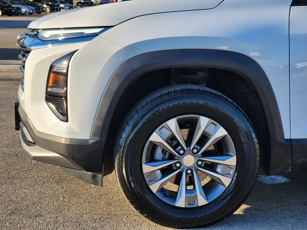 Certified 2026 Chevrolet Equinox LT FWD image 9