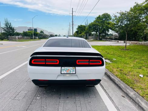Used 2021 Dodge Challenger R/T RWD image 4