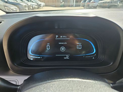 Used 2025 Hyundai Venue SEL image 19