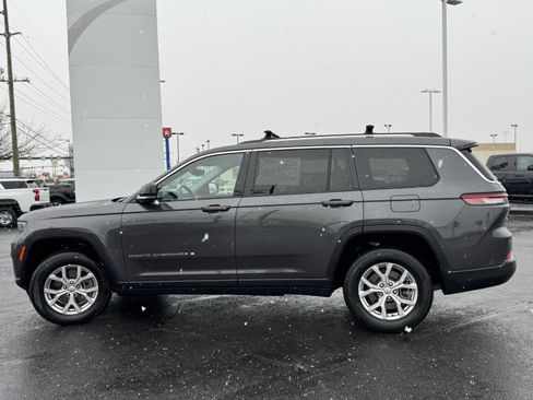 Used 2022 Jeep Grand Cherokee L Limited image 16